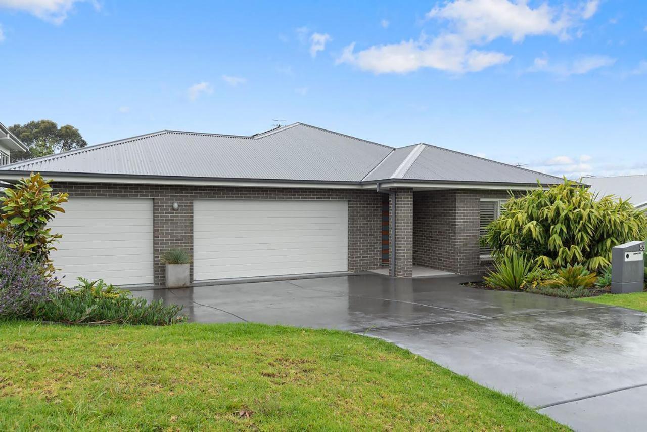 Gone Coastal At Narrawallee Villa Exterior photo